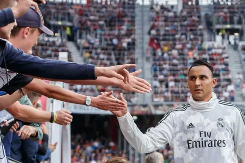 No hay debate entre Keylor y Courtouis por la portería, dice medio madridista
