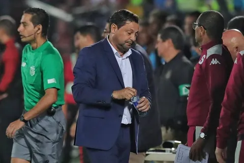 Jeaustin Campos exigió refuerzos para renovar al Saprissa
