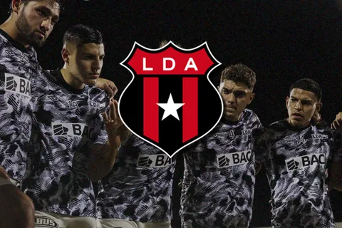 Un futbolista de Alajuelense es buscado desde el exterior.