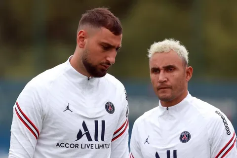 Donnarumma advierte a Keylor Navas sobre su posible regreso al PSG.