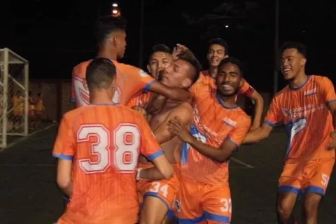 Presentan nuevo balón y trofeo que recibirá campeón de Honduras