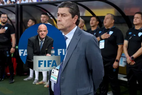 Problema ante la FIFA: Luis Fernando Tena recibe el revés en Guatemala que podría costarle la clasificación al Mundial 2026