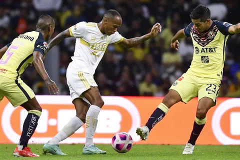 Chucho López volvió a ser titular con América
