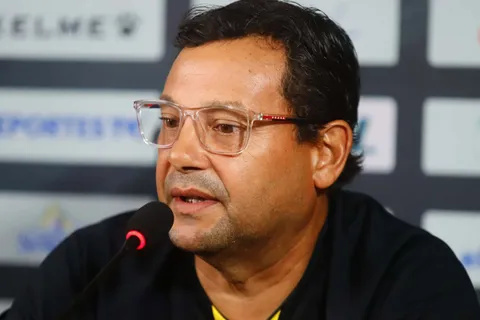Jeaustin Campos impacta a Costa Rica al revelar la enfermedad que lo obligó a renunciar en Honduras: "Tuve una crisis"
