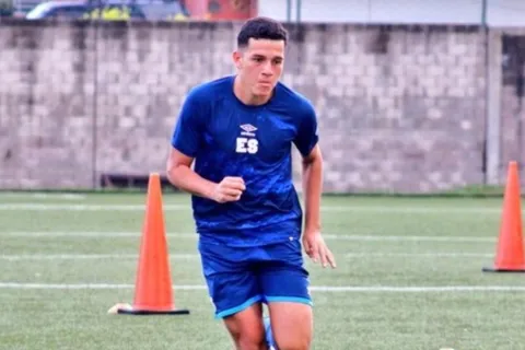 “Un momento difícil en mi vida”: Styven Vásquez rompe el silencio tras no presentarse a la Selección de El Salvador