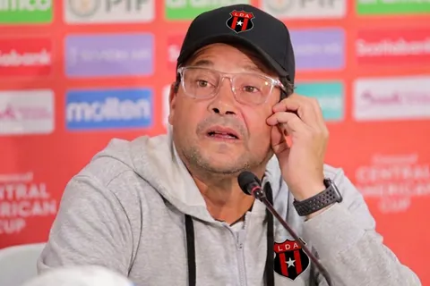 En Honduras confirman el interés de Alajuelense por Jeaustin Campos con una frase que retumba en Costa Rica: "Lo andan buscando"