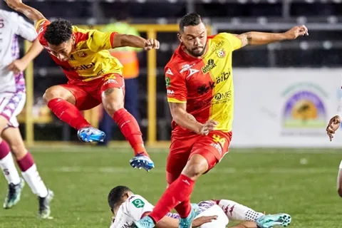 Herediano despertó de su mala racha con goleada ante Saprissa