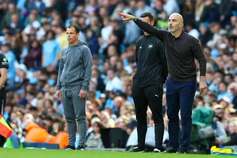 Según Oliver Holt, una quita de puntos podría enviar al Manchester City al Championship