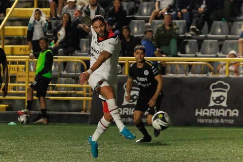 "Etapa difícil": Jonathan Moya revela lo que tuvo que soportar en Alajuelense
