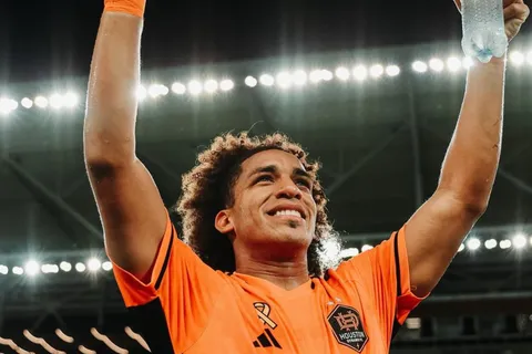 La MLS premió a Adalberto Carrasquilla por su gol de chilena