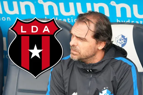Carevic va por dos ex Alajuelense.