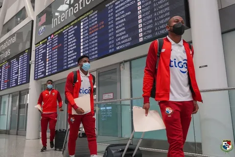 La selección de Panamá llega a Canadá para su encuentro del miércoles 13