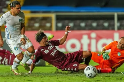 Oficial: Alineaciones de Comunicaciones y Saprissa