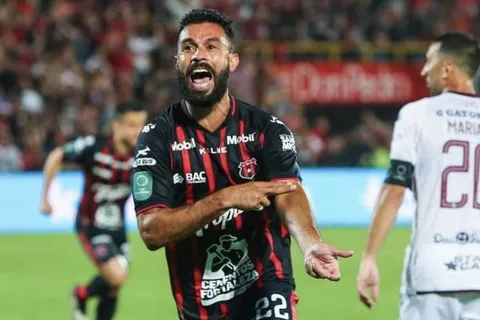 Giancarlo González regresa a Alajuelense y firma hasta junio de 2027