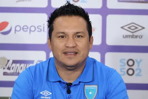 Amarini Villatoro no se fija en la tabla de abajo