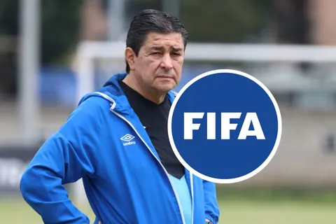 Luis Fernando Tena recibe inesperada noticia de FIFA para Guatemala.