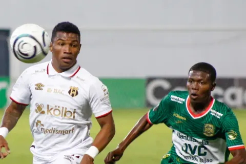 Alajuelense recibe a Marathón en busca de las semifinales.