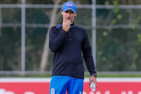 Dos bajas de peso y un alta: el rompecabezas de Eduardo Espinel para el clásico