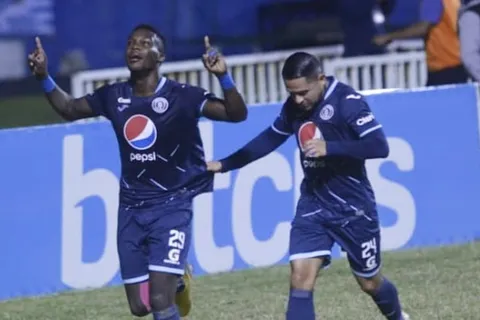 Contundente triunfo de Motagua que aleja a Marathón de ser campeonísimo