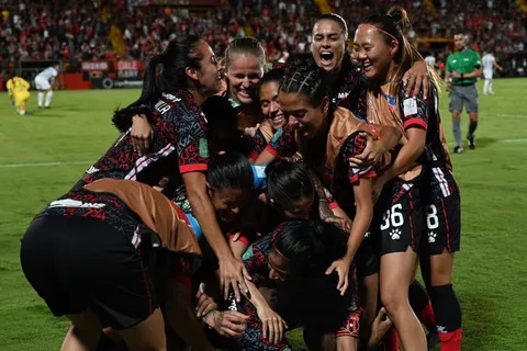 Liga Deportiva Alajuelense femenino aparece en podio de Concacaf según IFFHS