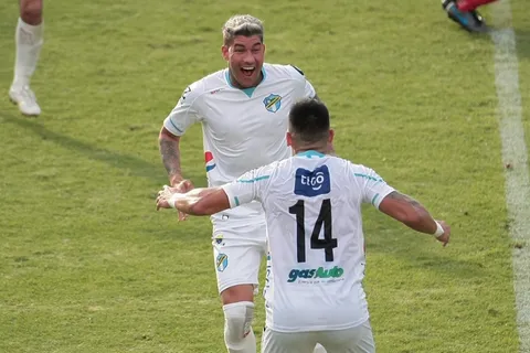 Comunicaciones extiende su dominio ante Municipal