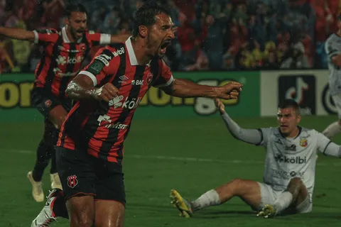 Celso Borges explica por qué Liga Deportiva Alajuelense festejó tanto la Copa Centroamericana