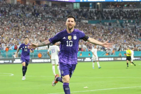 Argentina goleó 3-0 a una débil Honduras con un doblete de Lionel Messi [VIDEO]