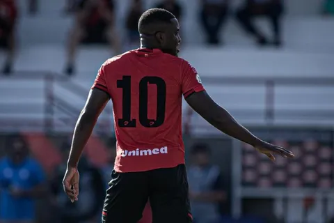Joel Campbell adelantó que se viene un nuevo proyecto.