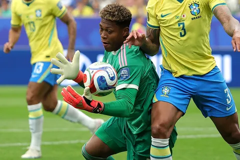 Quién es Zion Suzuki, el arquero de Japón vs. Brasil por el Mundial 2026: dónde juega, edad y carrera