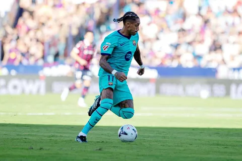 Raphinha explota en La Liga: 12 goles, 3 asistencias y un liderato que sacude al Barcelona