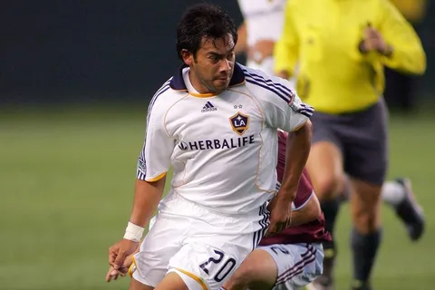 Afición del Galaxy dejó al Pescadito Ruiz fuera del 11 ideal histórico