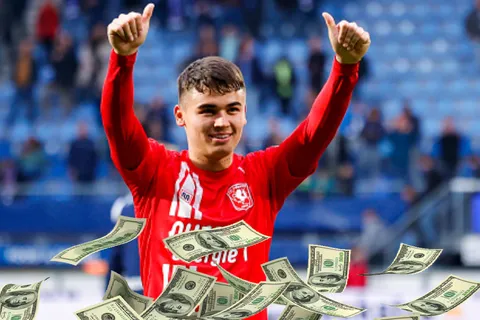 La cantidad millonaria que Twente debe pagar al City Group por Manfred Ugalde