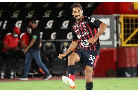 Celso Borges totalmente habilitado para jugar el fin de semana