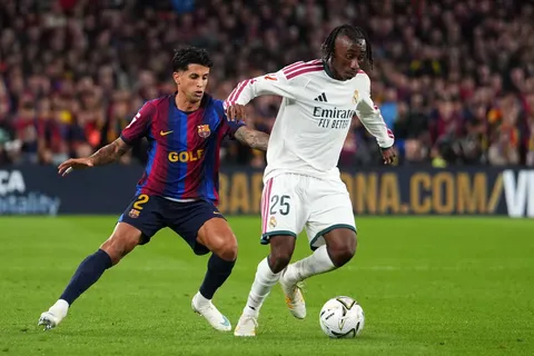 Barcelona sigue líder: las dudas defensivas que dejaron las derrotas ante PSG y Real Madrid