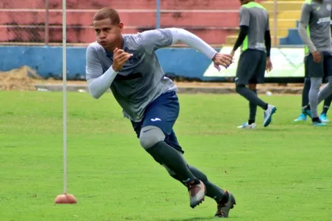Roberto Chen podrá debutar con FAS