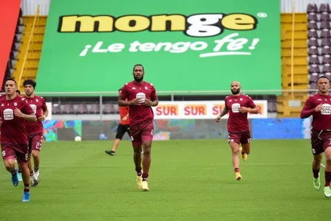 Los tres fichajes que Saprissa esperaba y que finalmente no llegaron