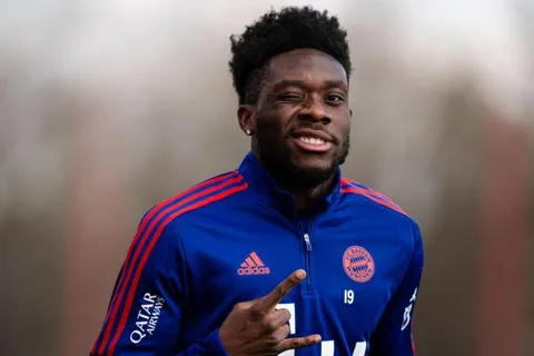 Alphonso Davies volvió a los entrenamientos con Bayern de Múnich