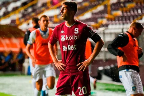 Mariano Torres evidencia delicada situación del Saprissa