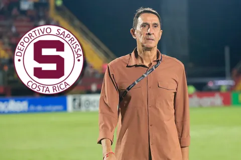 "Tanto humo": ídolo de Saprissa despedaza a Guimaraes en el peor momento de Alajuelense