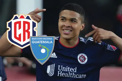 Damián Rivera con la camiseta de New England Revolution.