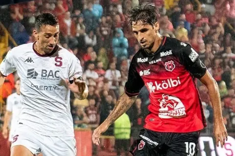 Para Bryan Ruiz fue nostálgico su último partido en la Liga de Costa Rica