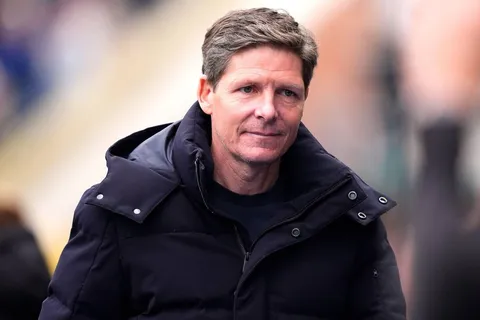 Oliver Glasner pidió resolver rápido el caso Manchester City y advirtió que los aficionados dejarán de ver la Premier League si pierden la confianza