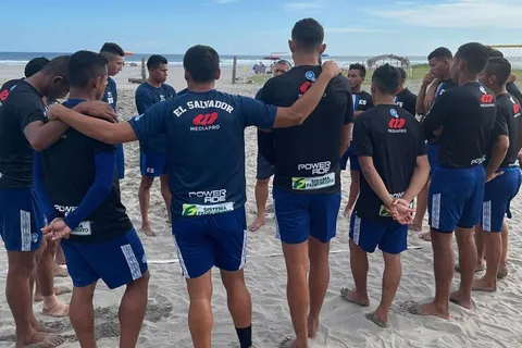 Selección de Fútbol Playa de El Salvador: "Nos utilizaron"