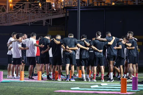 Alajuelense quiere asegurarse un futbolista hasta su retiro.