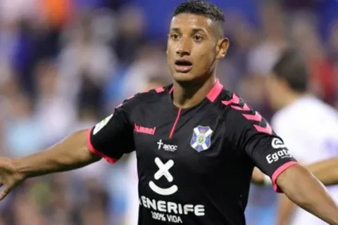 Bryan Acosta y Tenerife suman siete meses sin ganar a domicilio