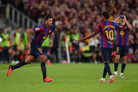 Rodri debuta con Barcelona y recibe una cálida bienvenida en el Camp Nou