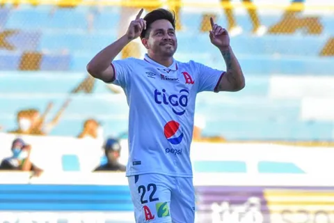 Alianza recupera a Fito Zelaya