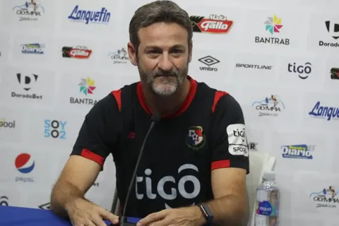 ¿Envió espía?: Thomas Christiansen sorprende con la presencia de uno de sus representantes en Guatemala