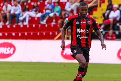 "No debería pasar": Larry Angulo confiesa lo que tanto molesta en Alajuelense