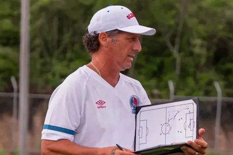Pedro Troglio habló de los dos fichajes que no pudo cerrar para Olimpia
